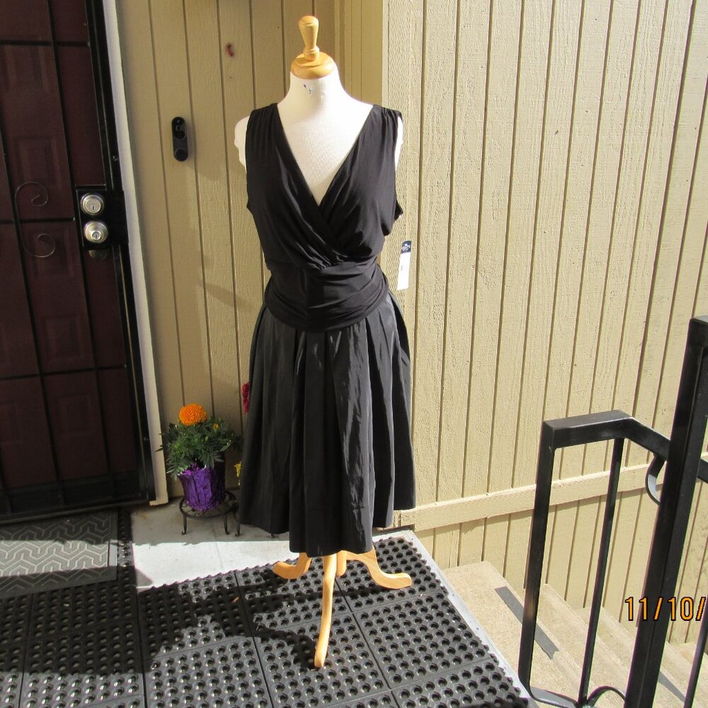 #436  NEW WOMAN'S BLACK FANCY DRESS BY CHAPS  (SIZE 16W)